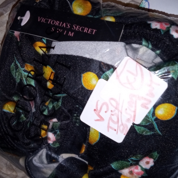 Victoria secret swimwear set - Picture 1 of 1